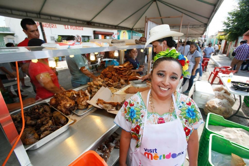 Meridanos y visitantes disfrutan de la quinta edición del Festival de la Chicharra en  Xcalachén