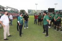 Vila visita a Leones antes de iniciar la Serie de Campeonato de Zona Sur