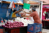 Mercados modifican sus horarios ante las nuevas medidas sanitarias