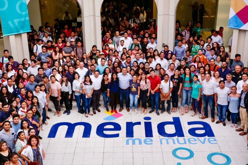 Alcalde presenta el programa “Jóvenes por Mérida”