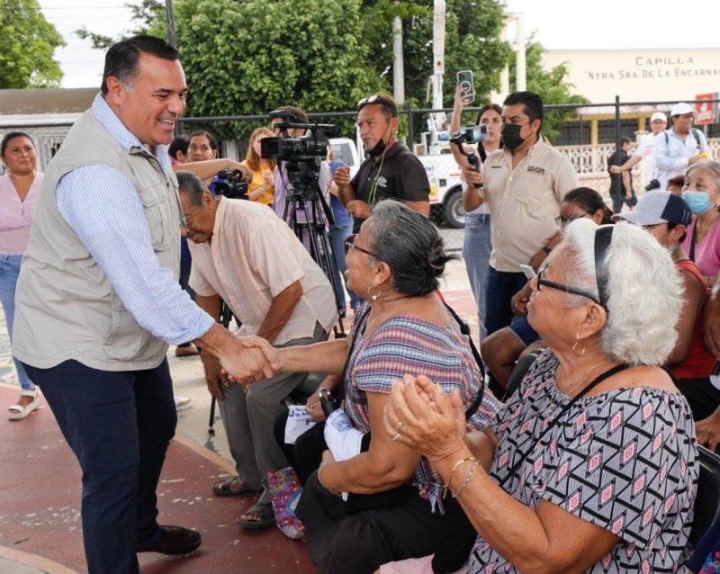 Supervisa Renán Barrera obras en Cinco Colonias