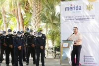 Entregan cámaras a policías municipales