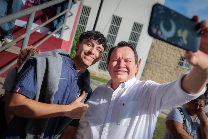 Díaz Mena inicia entrega de tarjetas "Felipe Carrillo Puerto"